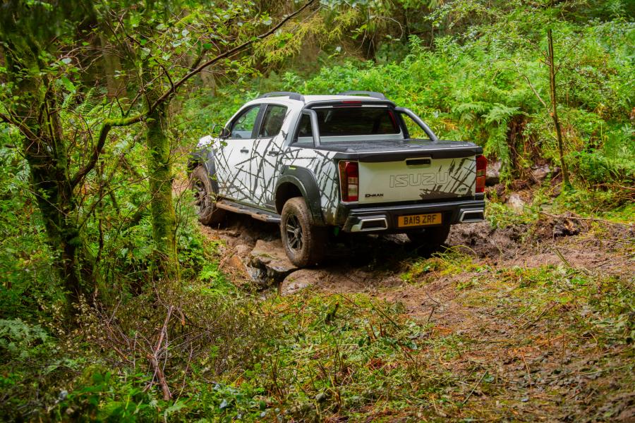  Isuzu D-Max XTR 2019 года  (UK) (фото 20 из 40)